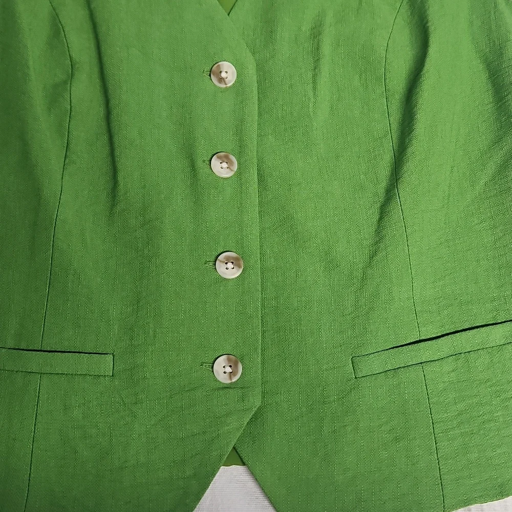 1.State Sleeveless Button Down V-neck Vest: Salted Lime: Size- 4‎